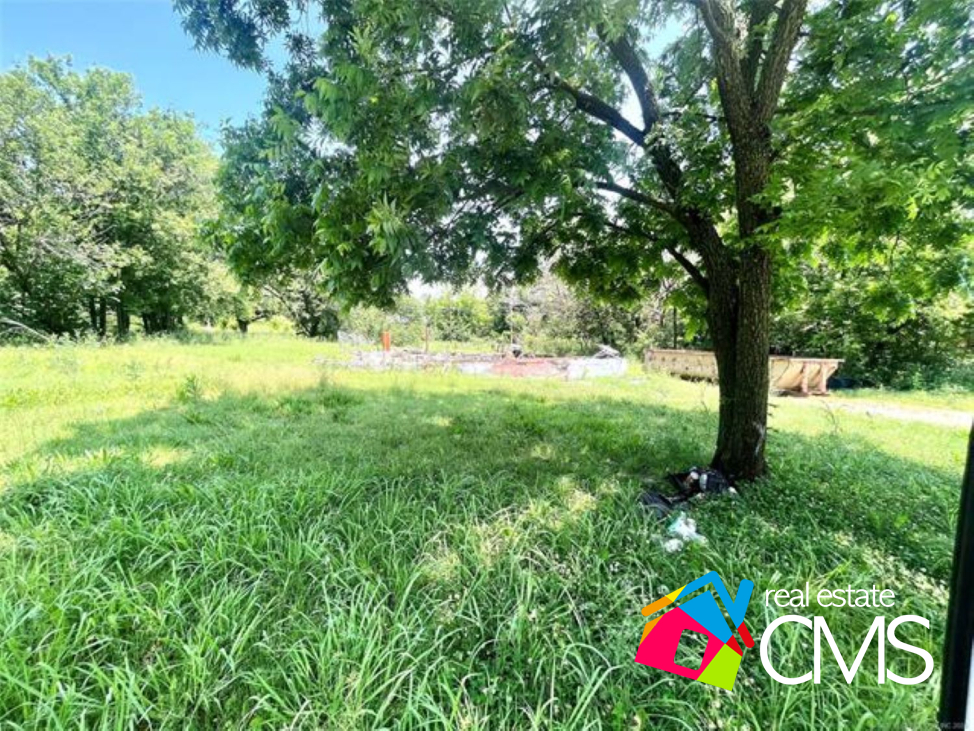 112 W Merrick St, Henryetta, OK 74437