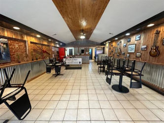 314 W Main St, Henryetta, OK 74437