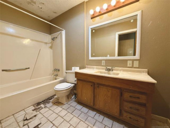 26945 S 206 Rd, Henryetta, OK 74437