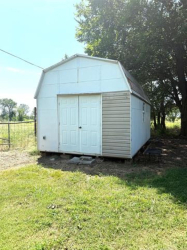 8352 Chestnut Rd, Henryetta, OK 74437