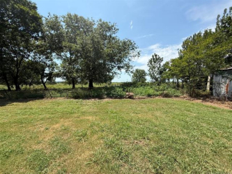 8352 Chestnut Rd, Henryetta, OK 74437
