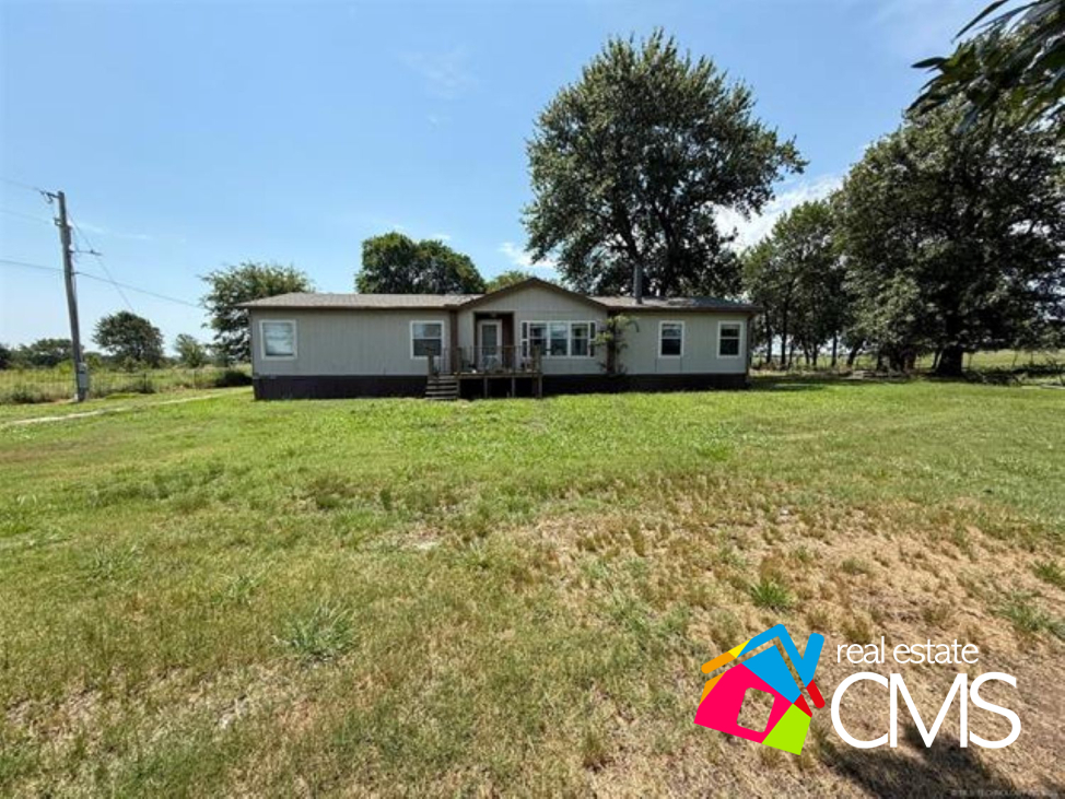 8352 Chestnut Rd, Henryetta, OK 74437