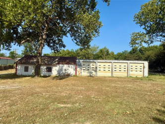 201 N 1st St, Henryetta, OK 74437