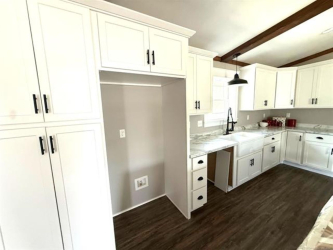 304 Hickory Dr, Henryetta, OK 74437