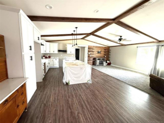 304 Hickory Dr, Henryetta, OK 74437