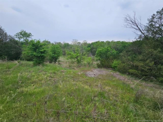 24 Holly Rd, Henryetta, OK 74437