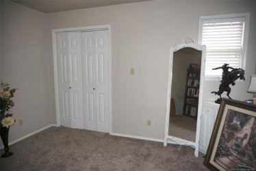 906 N 14th St, Henryetta, OK 74437